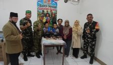 Koramil 04/Cengkareng bersama unsur Wanra menggelar bakti sosial kesehatan dan khitanan massal gratis bagi warga di RW 012 Kapuk, Cengkareng, Jakarta Barat