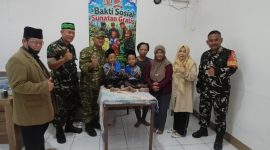 Koramil 04/Cengkareng bersama unsur Wanra menggelar bakti sosial kesehatan dan khitanan massal gratis bagi warga di RW 012 Kapuk, Cengkareng, Jakarta Barat