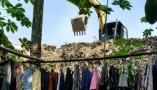 Foto aktivitas Proyek Pengurukan yang diduga sengaja menguruk tempat tinggal warga di Lebak, Banten 