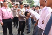 Kapolres Metro Jakarta Barat Kombes Pol Nasriadi turun langsung dalam kegiatan Road Show Police Goes To School di SMP-SMK Bhara Trikora, Jelambar, Jakarta Barat