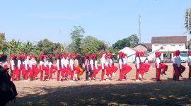 Sejumlah peserta Paskibra dari berbagai sekolah di Kecamatan Panti, Kabupaten Jember, mengikuti latihan baris-berbaris di Lapangan Algopuro, Rabu (12/8/2026). Latihan tersebut merupakan bagian dari persiapan menyambut upacara peringatan HUT ke-81 Kemerdekaan Republik Indonesia pada 17 Agustus 2026.