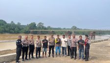 Pengecekan lokasi Pacu Jalur Batang Hari Pulai, Kecamatan Sitiung, Kabupaten Dharmasraya, Kamis (13/8/2026). Sejumlah personel kepolisian bersama panitia dan masyarakat meninjau kesiapan lokasi serta aspek keselamatan menjelang pelaksanaan Pacu Jalur pada 15–16 Agustus 2026.