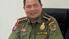 Keterangan: Kepala UPT KPHL Kapuas Kahayan, Mico Duwiter, S.Hut., M.Si., saat menyampaikan keterangan terkait upaya penanganan kebakaran hutan dan lahan (karhutla) di wilayah Desa Katunjung, Kecamatan Mantangai, Kabupaten Kapuas, Kalimantan Tengah.