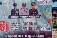 Upacara peringatan HUT ke-81 Kemerdekaan Republik Indonesia di Kecamatan Kapuas Barat, Kabupaten Kapuas, Kalimantan Tengah, Senin (17/8/2026). Tampak dalam foto Danramil 1011-07 Kapuas Barat, Camat Kapuas Barat, dan Kapolsek Kapuas Barat dalam rangkaian peringatan kemerdekaan.