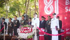 Bupati Way Kanan Ayu Asalasiyah, S.Ked., bersama awak media usai mengikuti rangkaian peringatan HUT ke-81 Kemerdekaan Republik Indonesia di Kabupaten Way Kanan, Senin (17/8/2026). Momentum tersebut berlangsung dalam suasana khidmat dan meriah dengan mengusung semangat “Indonesia Berdaulat, Adil, dan Makmur”. (Foto: Tikampost.id)