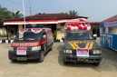 Keterangan Foto:
Dua kendaraan Polri yang telah dihias dengan nuansa merah putih tampak dipersiapkan untuk memeriahkan Pawai Budaya dalam rangka HUT ke-81 Kemerdekaan Republik Indonesia. Kendaraan tersebut menampilkan identitas dan pesan pelayanan Polri kepada masyarakat. Dokumentasi: TikamPost.