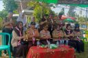 Pembina dan jajaran pengurus Gerakan Pramuka berfoto bersama usai pembukaan Perkemahan Jumat-Sabtu-Minggu (Perjusami) SMA Negeri 1 Banjit Tahun 2026 di Lapangan Kampung Rantau Jaya, Jumat (21/8/2026).