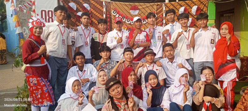 Keterangan foto:
Peserta dan warga berfoto bersama usai mengikuti rangkaian kegiatan peringatan HUT ke-81 Kemerdekaan Republik Indonesia di lingkungan RT 01/RW 04, Desa Cihuni, Kecamatan Pagedangan, Kabupaten Tangerang, Sabtu (22/8/2026). Kegiatan berlangsung meriah dengan semangat kebersamaan dan gotong royong warga.