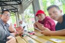 Warseno dan Rusdi menilai pemerintah semestinya menyentuh akar persoalan dengan memberantas jaringan judi online, termasuk pihak yang mengoperasikan, memfasilitasi, dan menikmati keuntungan dari aktivitas tersebut.