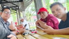Warseno dan Rusdi menilai pemerintah semestinya menyentuh akar persoalan dengan memberantas jaringan judi online, termasuk pihak yang mengoperasikan, memfasilitasi, dan menikmati keuntungan dari aktivitas tersebut.