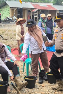 Polres Dharmasraya Dukung Gerakan Tanam Serempak PM-AAS Menuju 26.750 Hektare