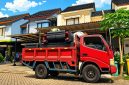 Foto ilustrasi aktivitas bongkar muat barang perumahan 