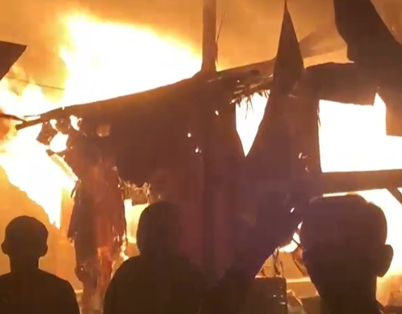 Tangkapan layar video warga memperlihatkan Kebakaran Pasar Sore BCI Cengkareng