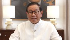 Gubernur DKI Jakarta Pramono Anung mengimbau masyarakat Jakarta tetap tenang dan waspada menyusul perkembangan erupsi Gunung Anak Krakatau yang berdampak pada penyebaran abu vulkanik ke sejumlah wilayah, termasuk Jakarta.