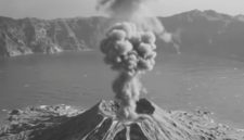 Abu Vulkanik Gunung Anak Krakatau Masuk Jakarta, Publik Tunggu Langkah Konkret Pemprov DKI
