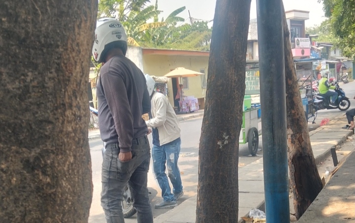 Diduga Hendak Ambil Paksa Motor, Oknum Matel Coba Rusak Kunci Setang di Tanggul Timur Kapuk 