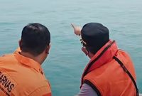 Tangkapan layar medsos Andra Soni saat melakukan pencarian jurnalis yang hilang kontak diselat Sunda
