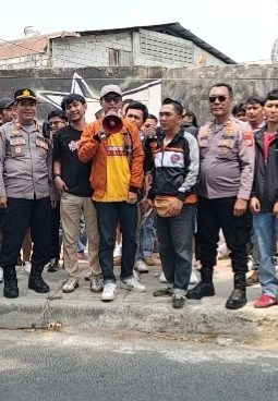 Jaga Jakarta, Polsek Cengkareng Kawal Puluhan Suporter Persija dari Kapuk ke GBK