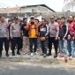 Jajaran Polsek Cengkareng, Polres Metro Jakarta Barat, melakukan pengawalan dan pengamanan terhadap puluhan suporter Persija yang berangkat dari kawasan Kapuk menuju Stadion Utama Gelora Bung Karno (GBK)
