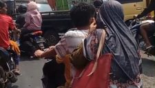 Sejumlah pengendara menduga kepadatan tersebut berkaitan dengan banyaknya kendaraan yang mengantre untuk mendapatkan BBM bersubsidi. Kondisi itu disebut bukan kali pertama terjadi dan dinilai mengganggu kelancaran arus lalu lintas di sekitar SPBU.
