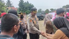 Kegiatan bertajuk “Polri untuk Masyarakat” tersebut dipimpin langsung Kapolres Dharmasraya AKBP Kartyana Widyarso Wardoyo Putro, S.I.P., M.A.P., bersama Wakapolres Dharmasraya Kompol M. Risky Cholid, S.I.K.