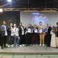 Enam finalis Grand Final Lomba Karaoke Saung Dower berfoto bersama usai malam puncak yang digelar di Saung Dower, Jalan Benteng Betawi, Poris Gaga Baru, Kecamatan Batuceper, Kota Tangerang, Sabtu (19/9/2026).