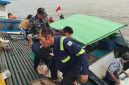 KLM Berkat Usaha mengalami kebocoran di perairan Muara Sungai Mentaya, Desa Ujung Pandaran, Kotawaringin Timur. Sebanyak 38 TKBM berhasil dievakuasi dalam kondisi selamat.
