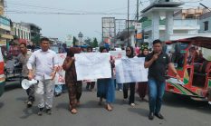 Warga Soroti Penanganan Banjir Bandang, Minta Pemerintah Buka Data Bantuan