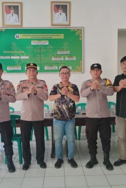 Kapolsek Pesisir Tengah Sambangi Camat dan Calon Peratin, Jaga Pilperatin Tetap Kondusif