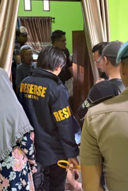 Grebek Dua Lokasi Diduga Kampung Narkoba, Polres Pesisir Barat Amankan Dua Pria dan Sita 67,64 Gram Ganja