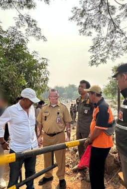 Portal Penutup Dibongkar, Aktivitas Urugan di Petukangan Selatan Kembali Berjalan, Warga Khawatir Banjir