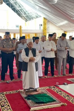 Kapolres Dharmasraya Hadiri Salat Istisqa, Zikir, dan Doa Tolak Bala Bersama Forkopimda