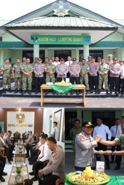 Polres Pesisir Barat Berikan Kejutan HUT ke-81 TNI, Perkuat Sinergitas TNI-Polri