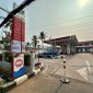 Salah satu stasiun pengisian bahan bakar umum (SPBU) di Jalan Aria Putra, Tangerang, dilaporkan tutup sementara sejak Rabu (14/10/2026) sekitar pukul 09.00 WIB. Penutupan tersebut diduga berkaitan dengan keterlambatan pasokan bahan bakar minyak (BBM), sehingga pengguna kendaraan kesulitan mendapatkan bahan bakar.