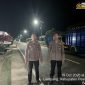 Personel Polsek Ngaras melaksanakan patroli preventif sekaligus menyampaikan imbauan kamtibmas kepada masyarakat di Jalan Lintas Barat, Pekon Pemerihan, Kecamatan Bengkunat, Kabupaten Pesisir Barat, Senin (19/10/2026).
